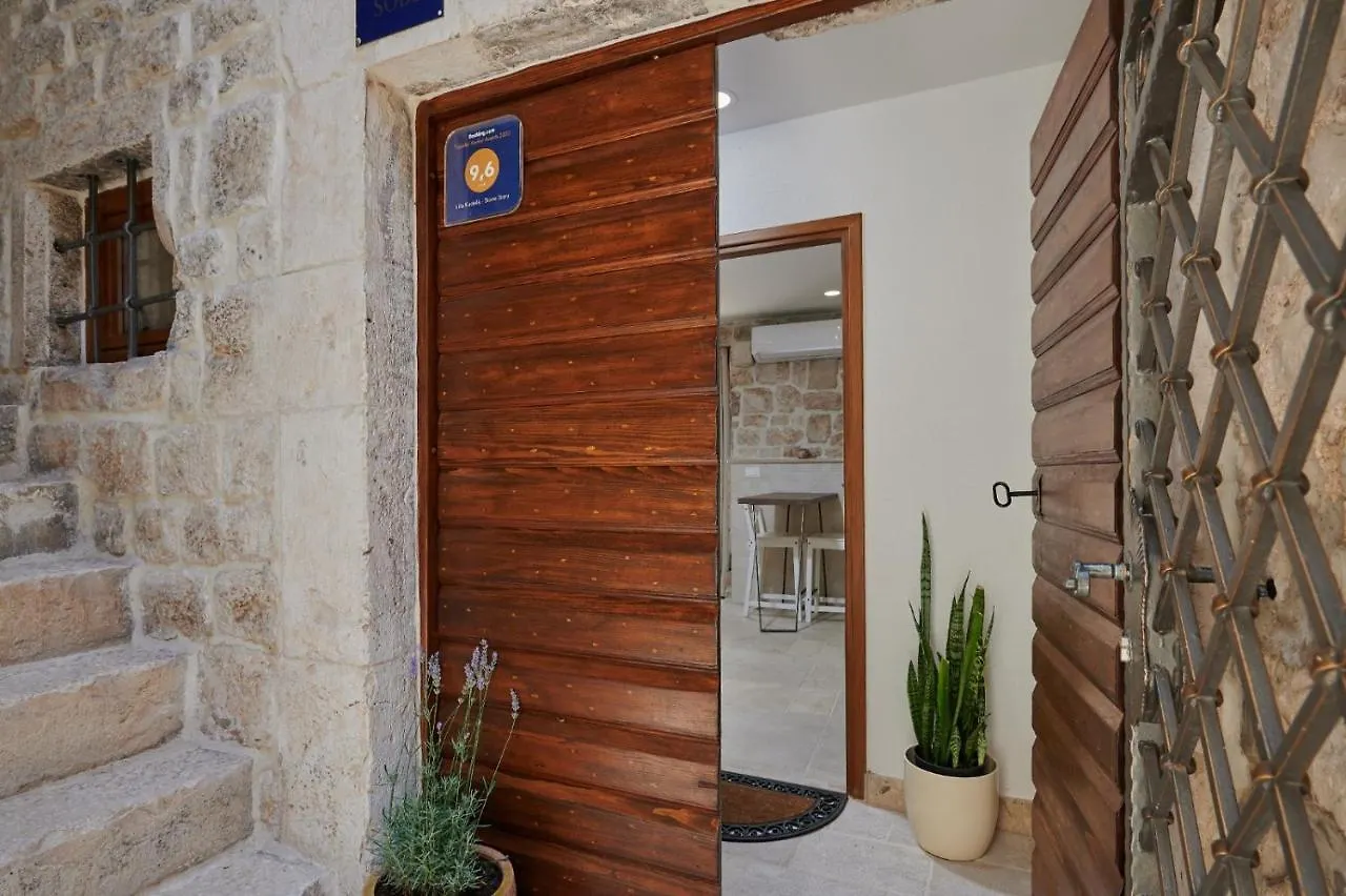 Villa Kudelik - Stone Story 4*, Trogir
