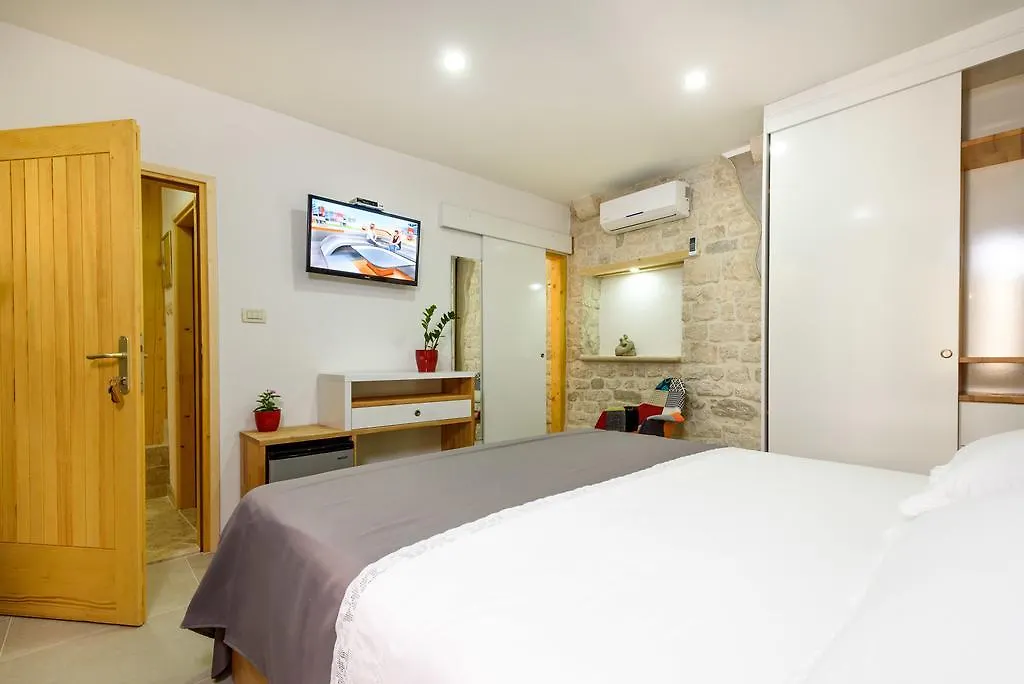 Bed & Breakfast Villa Kudelik - Stone Story