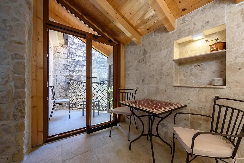 Bed & Breakfast Villa Kudelik - Stone Story